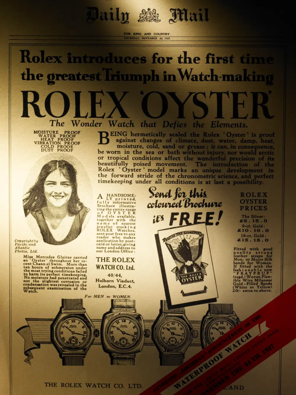 A 100 years ago, Mercedes Gleitze swam the English Channel wearing a Rolex Oyster in 1927. ©Rolex