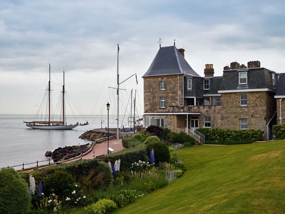 The Royal Yacht Squadron represents one of a number of prestigious partnerships enjoyed by Rolex at the heart of yachting