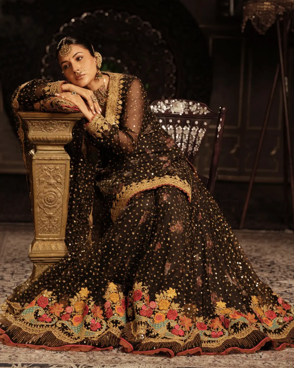 A wistful Pakeezah-esque look, with an accented sharara kurta